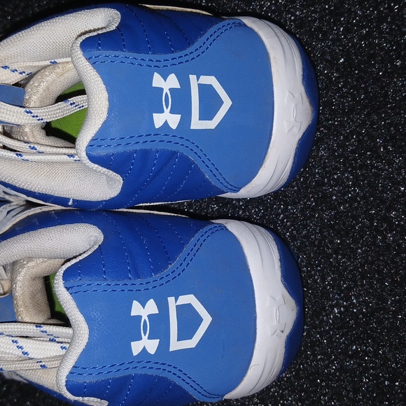 Under Armour Blue and White Athletic baseball cleats Size 5Y - Picture 2 of 5